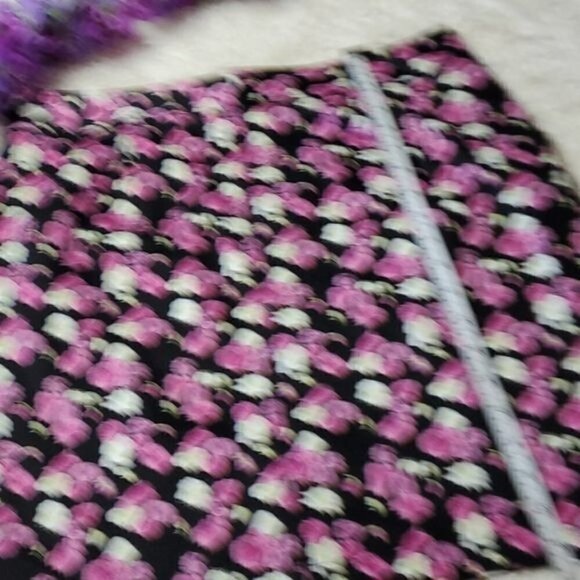 Nicole Miller Sz. 12 Fun & Classy Floral Design Throughout Black Full Zip Skirt - Picture 6 of 7